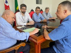 Deputado Wellington Moura visita Santa Casa